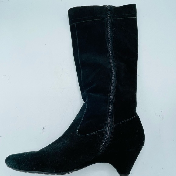 ANNE KLEIN SUEDE LEATHER BOOTS. - Picture 17 of 17